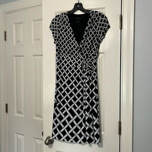 WHBM dress. Size 2. Gently worn. Non-smoking home.